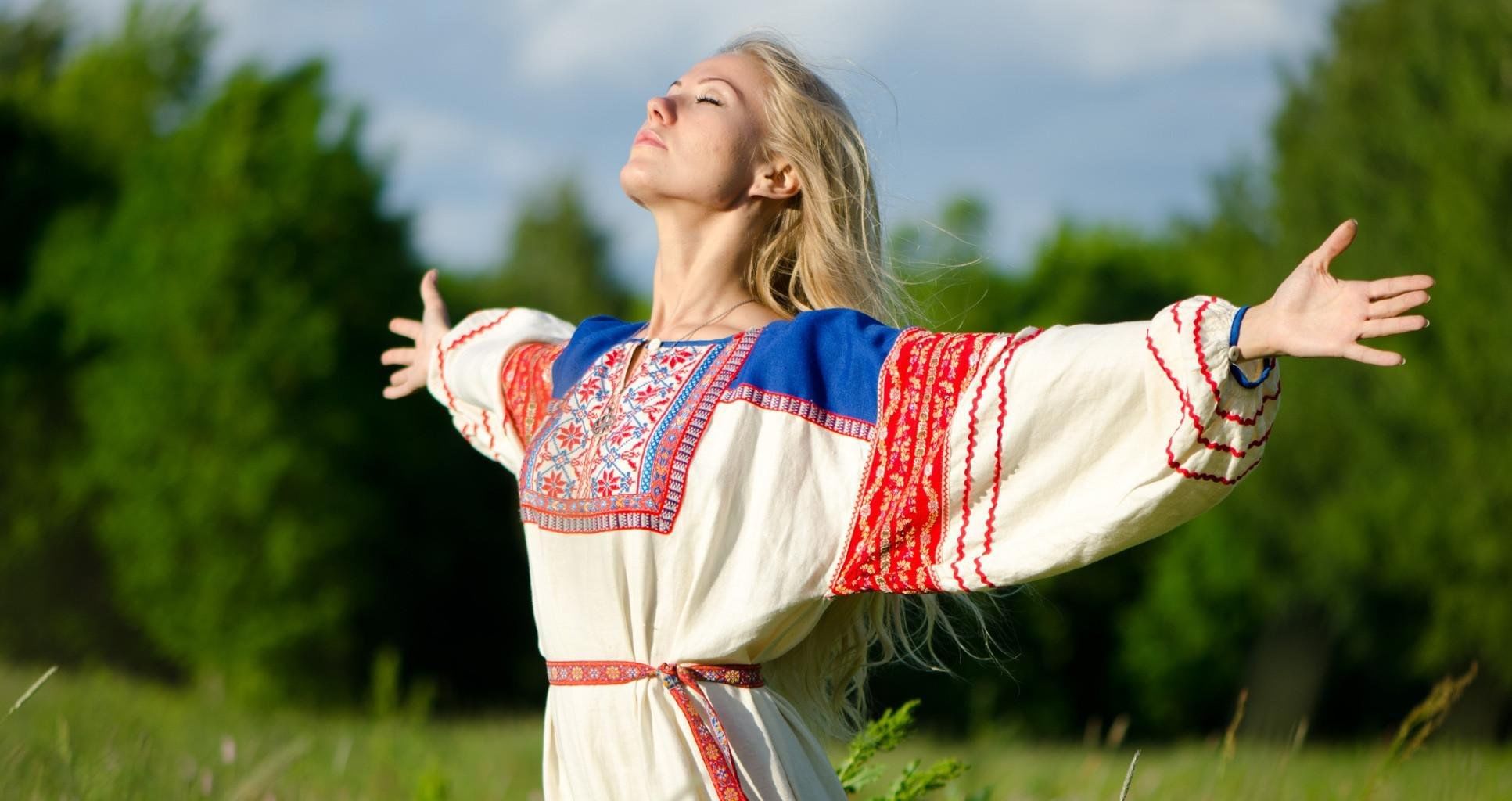 Take a pause and enjoy Slavic women — streaming from Salvador