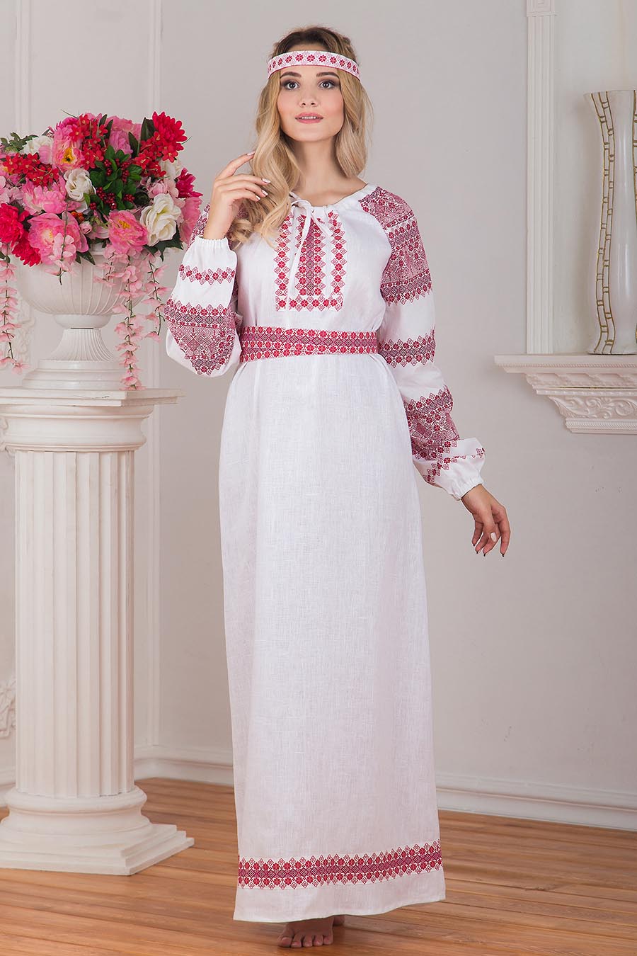 A playful frame from Women in Slavic costumes — online in Salvador