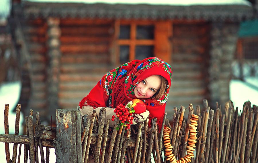 Sexy girl Women in Slavic costumes in Salvador